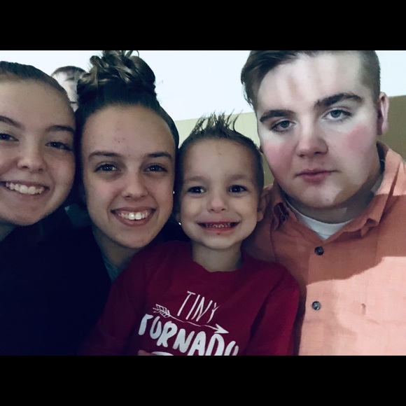 Meet your Posher, Amber - Picture 4 of 4